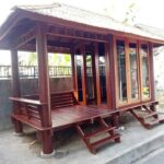 Gazebo Kayu Jati Minimalis Modern Dinding Kaca