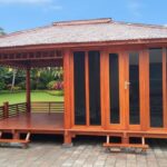 Gazebo Kayu 4x6m Minimalis dengan Dinding Kaca